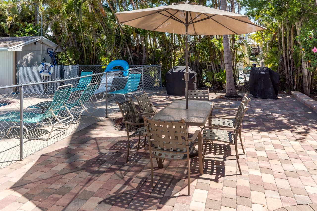 Gulf Breeze Condos Fort Myers Beach Exterior photo