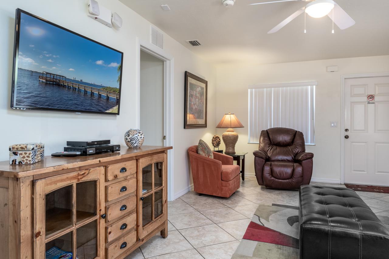 Gulf Breeze Condos Fort Myers Beach Exterior photo
